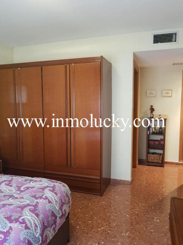 Apartamento en venta en  Lauri Volpi, L'Eixereta, Burjassot
