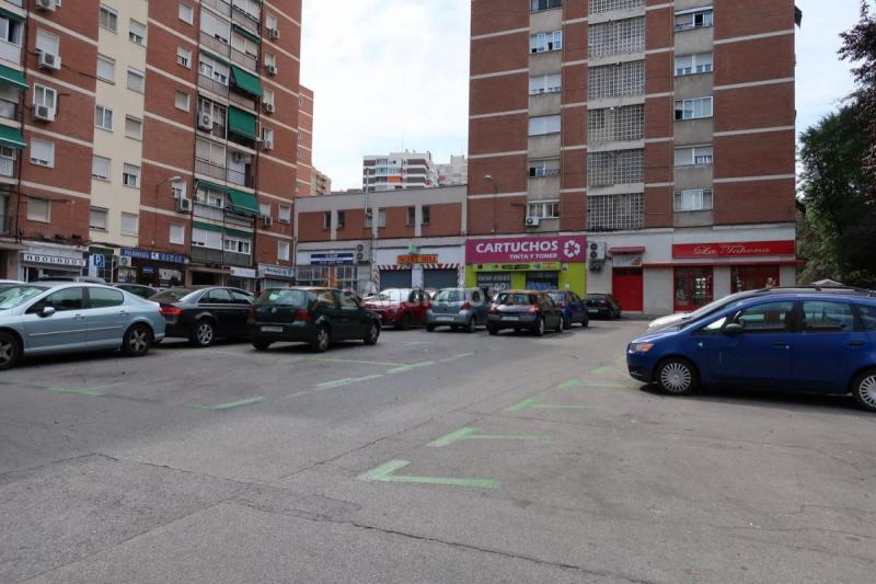 Local Comercial en alquiler en  ginzo de limia, Fuencarral, Madrid