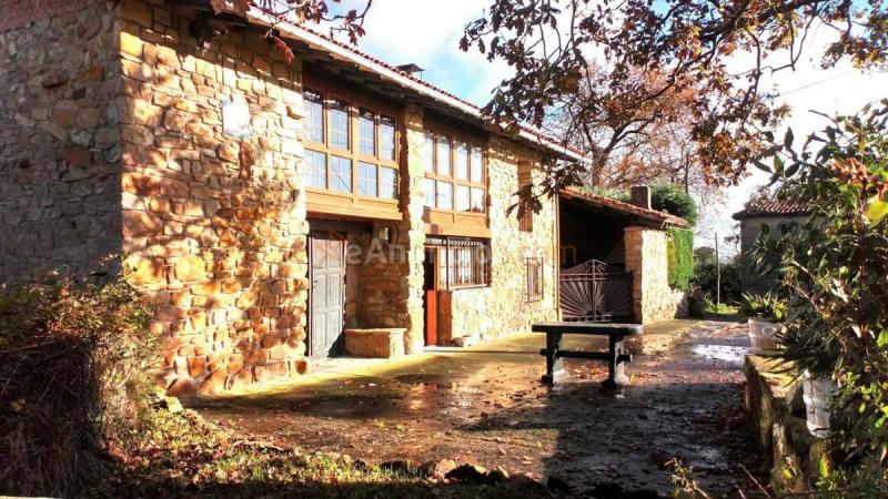 Adosado en venta en  Ermita Nuestra Señora de las Mercedes, Colunga