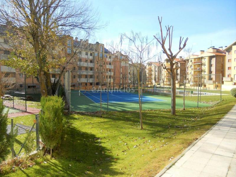 Apartamento en venta en Avenida Perimetral, Casco Urbano, Jaca
