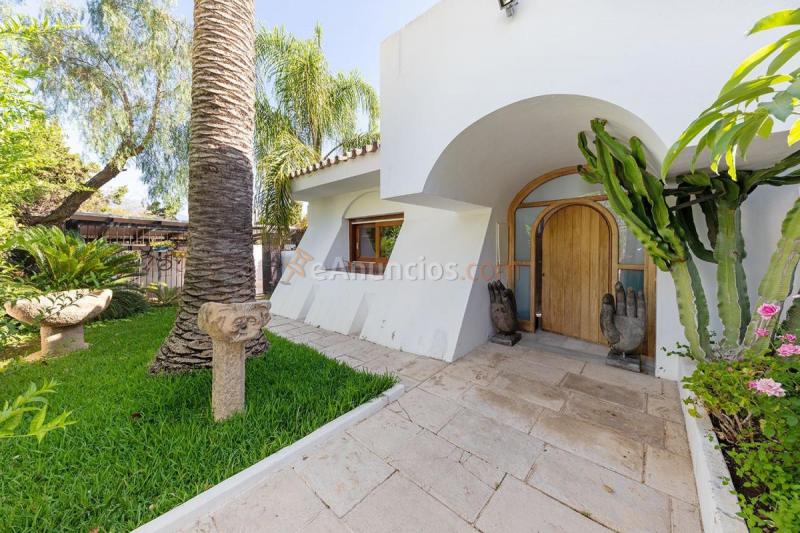 Adosado en venta en  Nueva Andalucía, Marbella