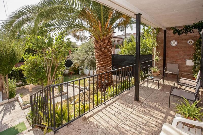 Adosado en venta en  Argés