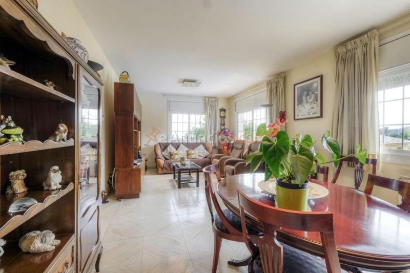 Adosado en venta en  Palau-Solit i Plegamans