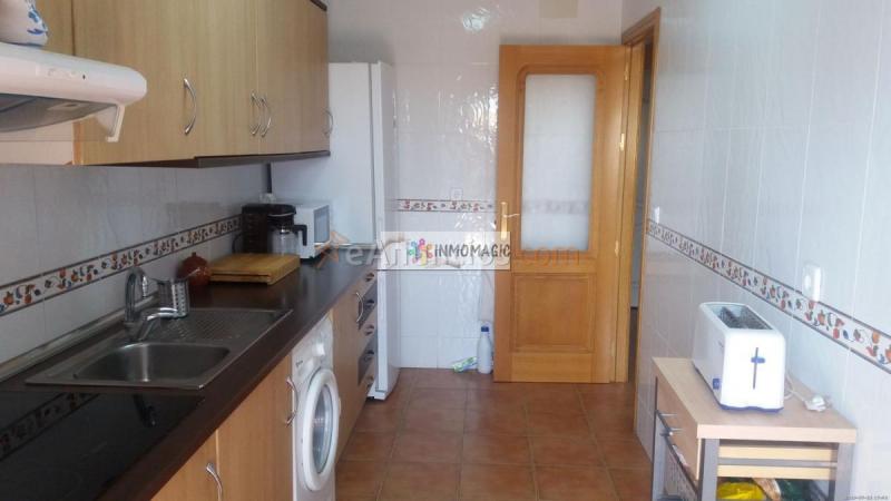 Adosado en venta en  Novés