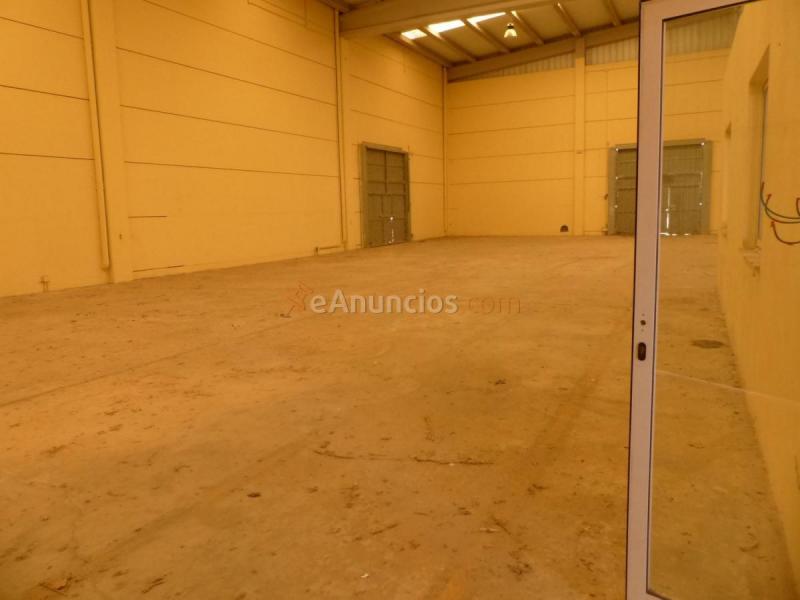 Edificio en venta en  Benisano