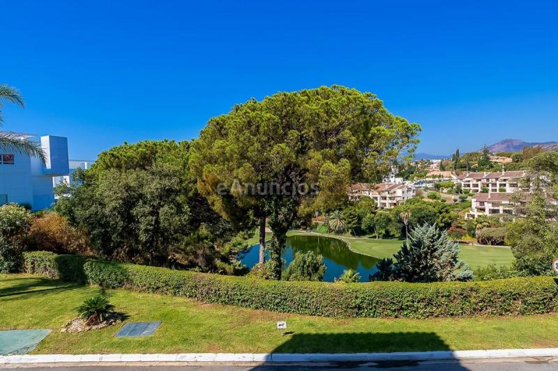 Apartamento en venta en  La Quinta, Benahavís