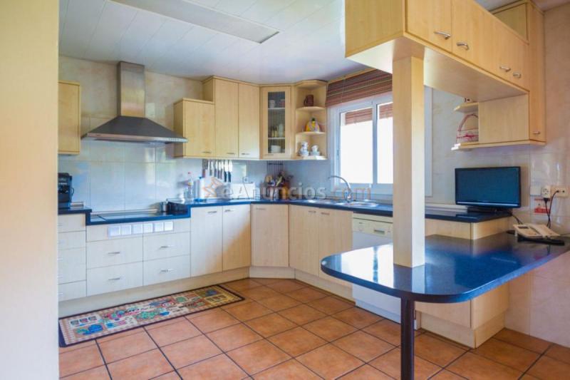 Adosado en venta en  Castellví de Rosanes