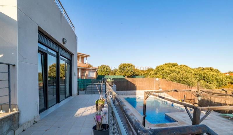 Adosado en venta en  Valdeaveruelo