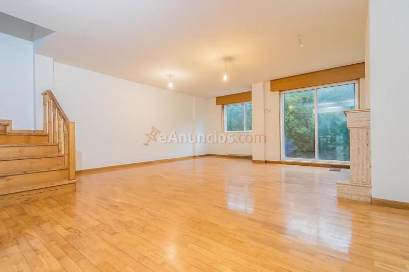 Adosado en venta en  Oleiros, Oleiros