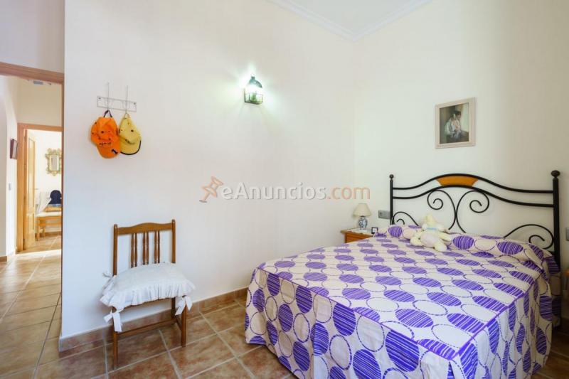 Adosado en venta en  Burguillos