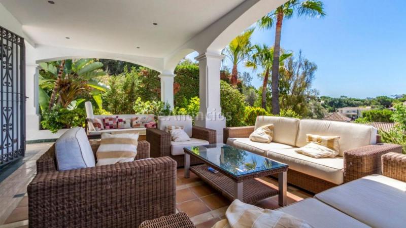 Adosado en venta en  Las Chapas-El Rosario, Marbella