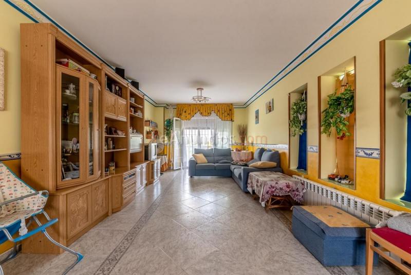 Adosado en venta en  Colmenar de Oreja