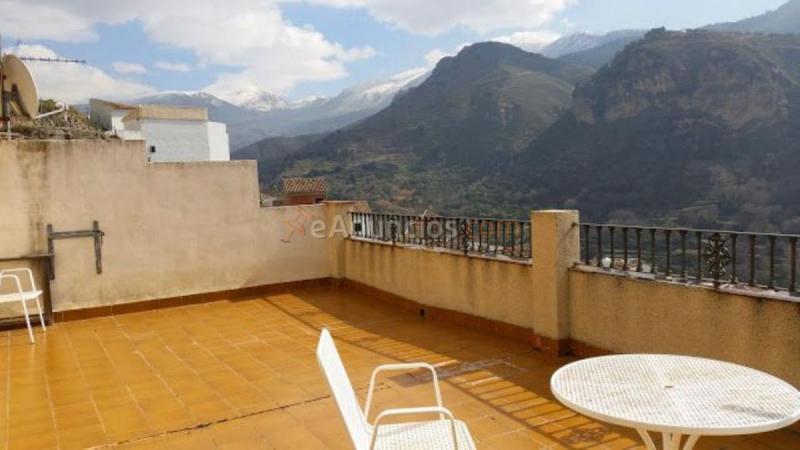 Adosado en venta en  Quéntar