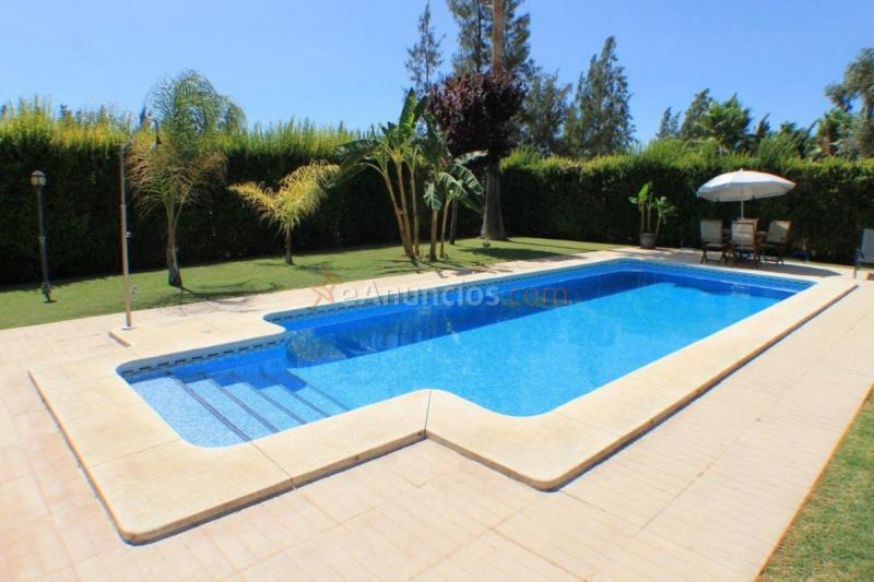 Adosado en venta en Calle Almeria, Aznalcazar