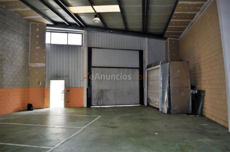 Edificio en venta en  Galar