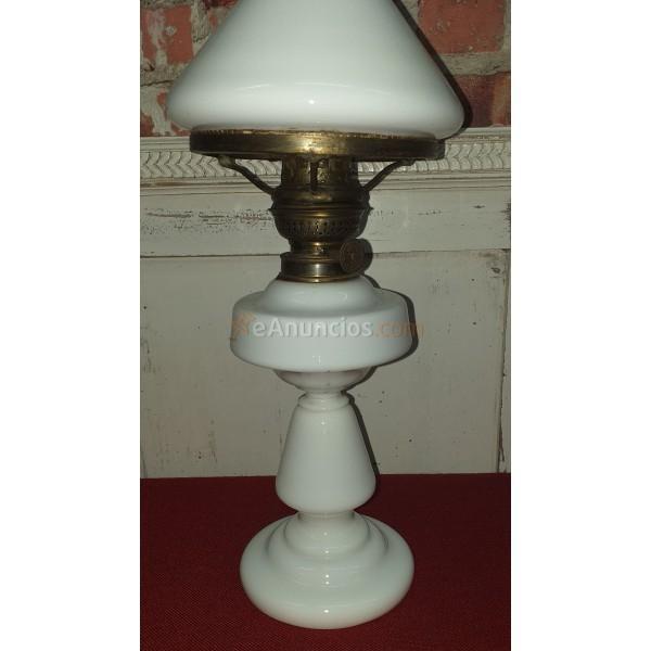 Quinqué de opalina siglo xix