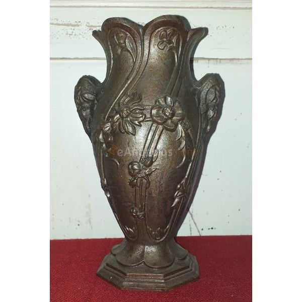 Jarrón modernista de hierro siglo xix