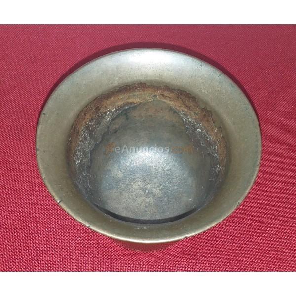 Antiguo mortero de bronce 