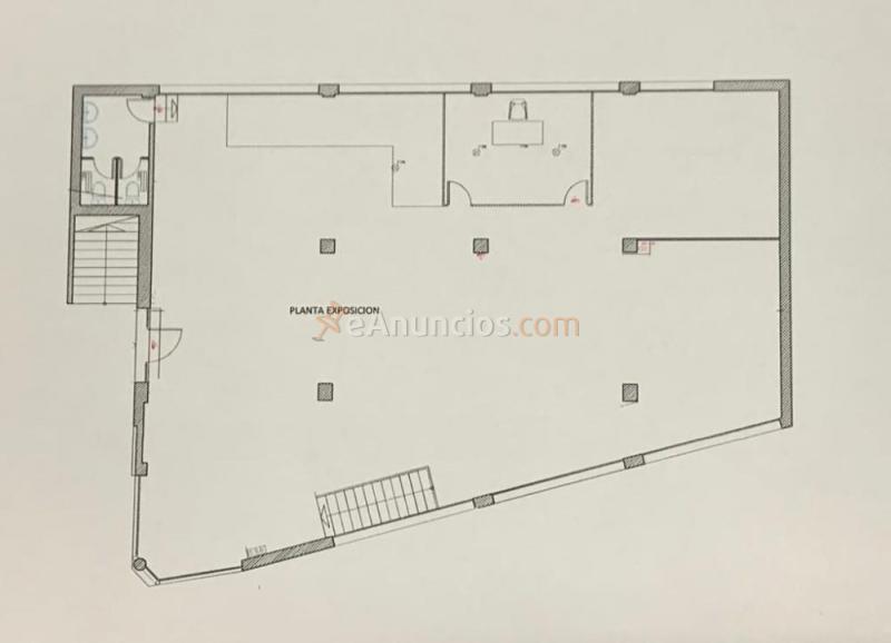 卖 店面  地点在sant feliu  llorebrergat 面积有670平方米   里面全是空的