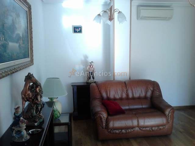 Se alquila piso de 2 dormitorios con ascensor