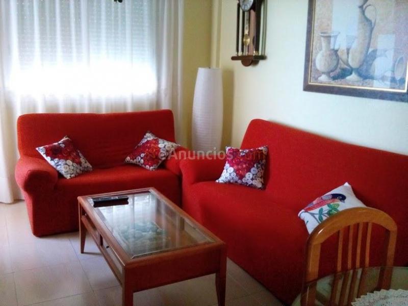 Alquilo apartamento en primera linea de playa.