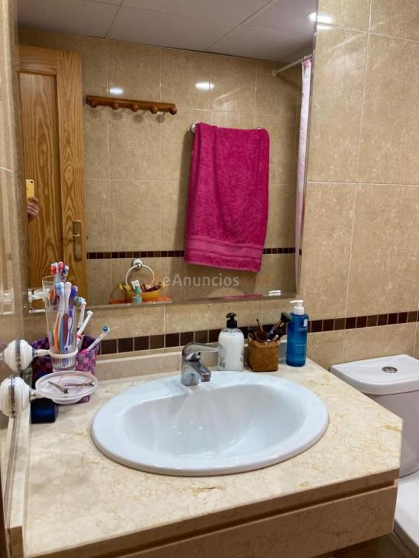 Alquilo apartamento en primera linea de playa.