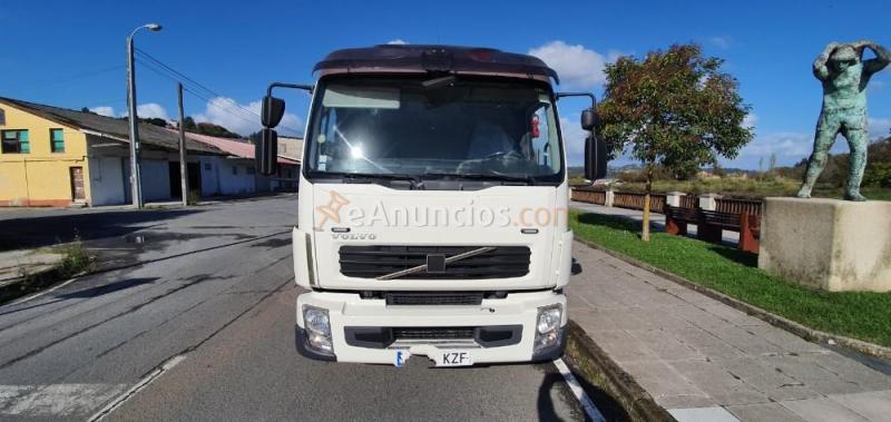 Volvo - grua rescate porta coches