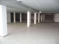 Amplio local comercial.