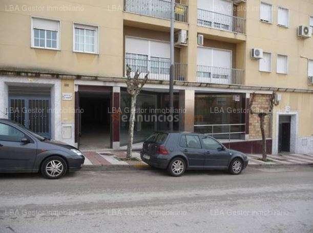 Amplio local comercial.