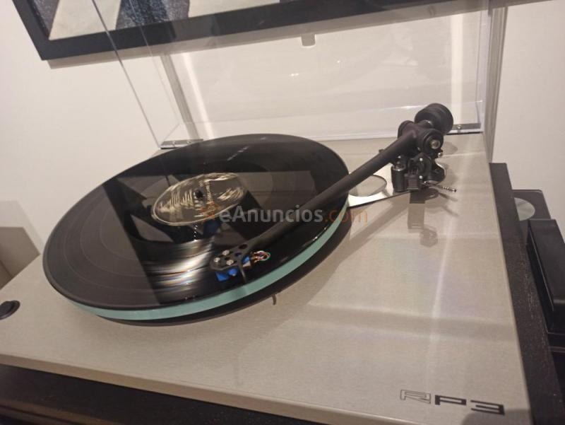 Tocadiscos Rega RP3 y previo de Phono Mani