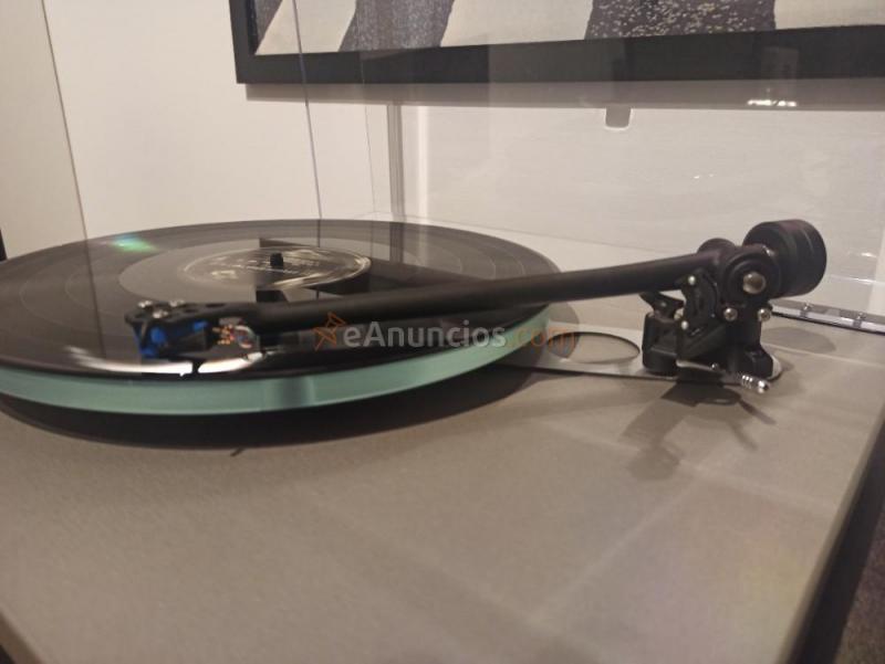 Tocadiscos Rega RP3 y previo de Phono Mani