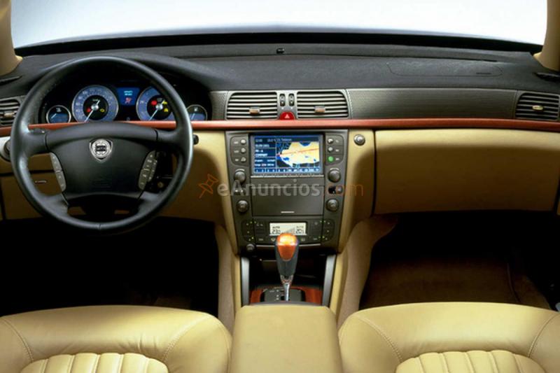 Lancia Thesis  2,4 JTD 185cv emblema 