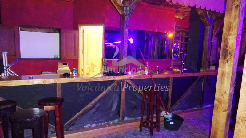 Centro Comercial en Charco Del Palo