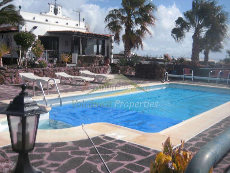 (Ref.139001) Una casa única con más de 28,000m2 de terreno con impresionantes vistas al mar y la montaña