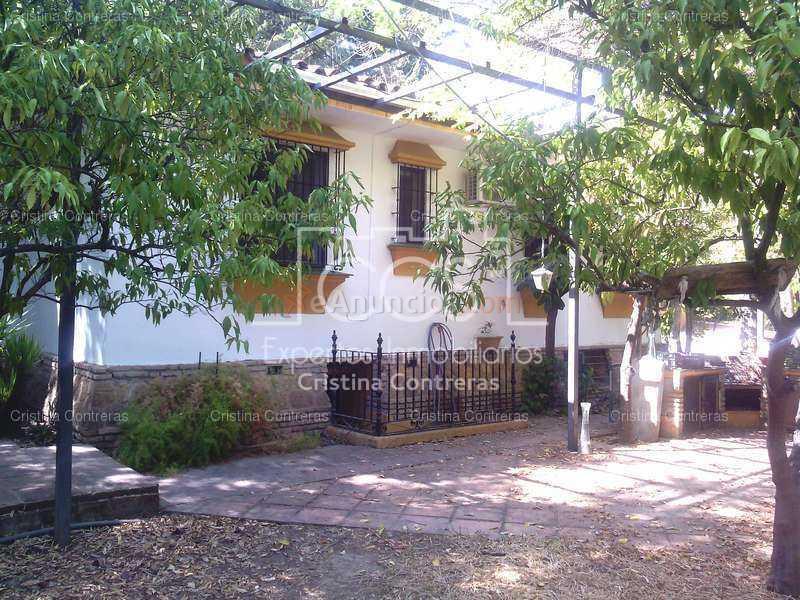 Venta de Casa chalet de 2.600 m2 de parcela y 150 m2 construidos en Espartinas.