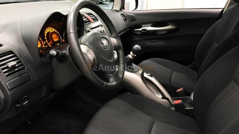 Toyota auris active 5p 1.4d-4d 90cv