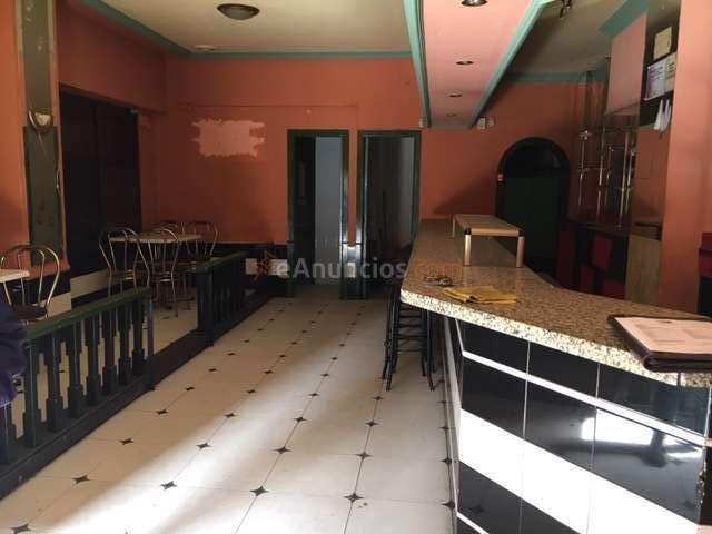 Salamanca ( Plaza Barcelona ) ; venta de local preparado como bar con  terraza. 120.000€