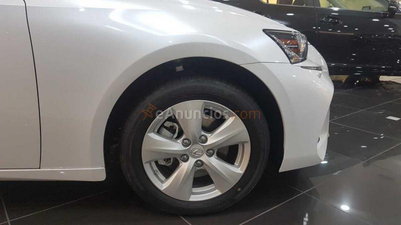 Lexus is bussines 300h hybrido. Nuevo a estrenar