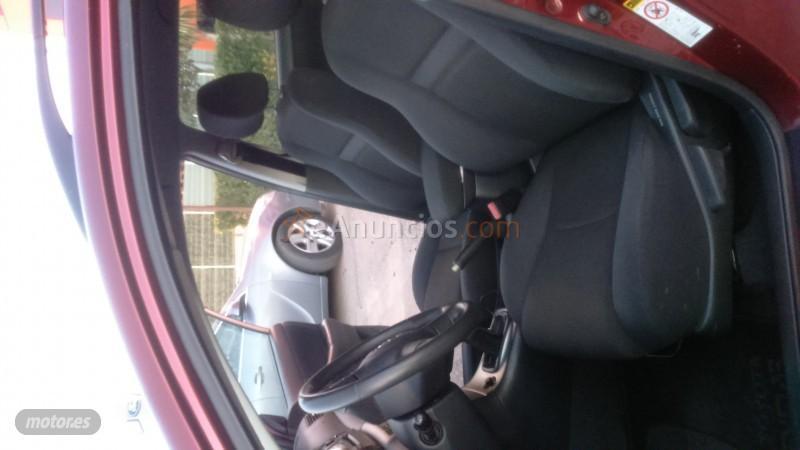 Toyota Corolla FAMILIAR 2.0 D4D 116CV de 2006 con 142.000 Km por 3.700 EUR. en La Rioja