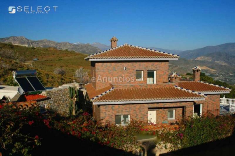 Adosado en venta en Avenida Almendros, Monte los Almendros - El Pargo - Costa Aguilera, Salobreña