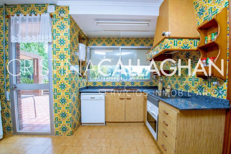 Adosado en venta en  BEHOVIA, El Carme-Sant Agustí-Bonavista, L'Eliana