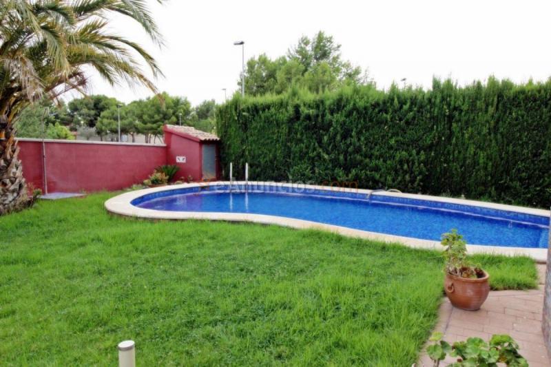 Adosado en venta en  Rascanya, La Pobla de Vallbona
