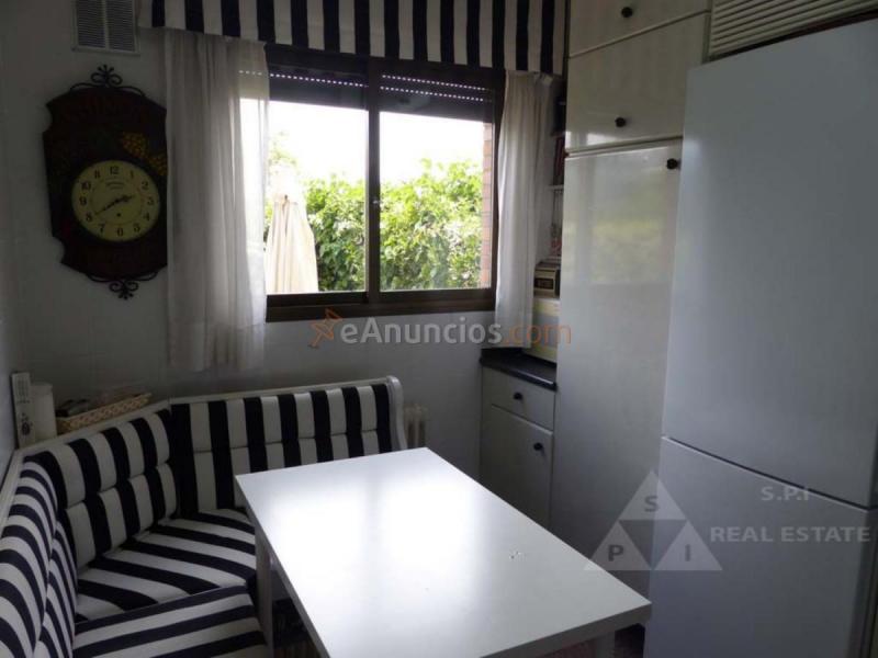 Casa en venta en  Ciudad Lineal, Madrid