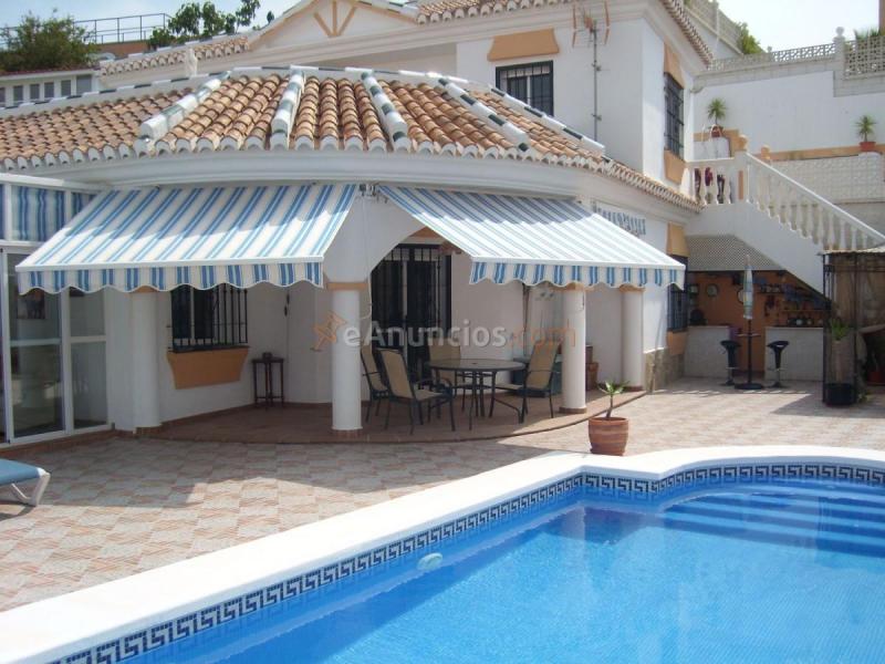 Adosado en venta en  Almayate Bajo