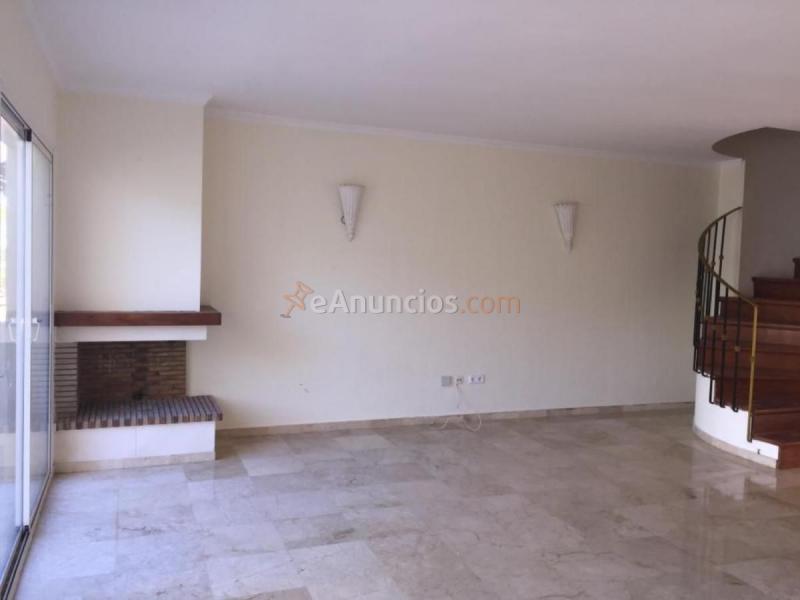 Casa en venta en  Los Pinos de Aloha, Nueva Andalucía, Marbella