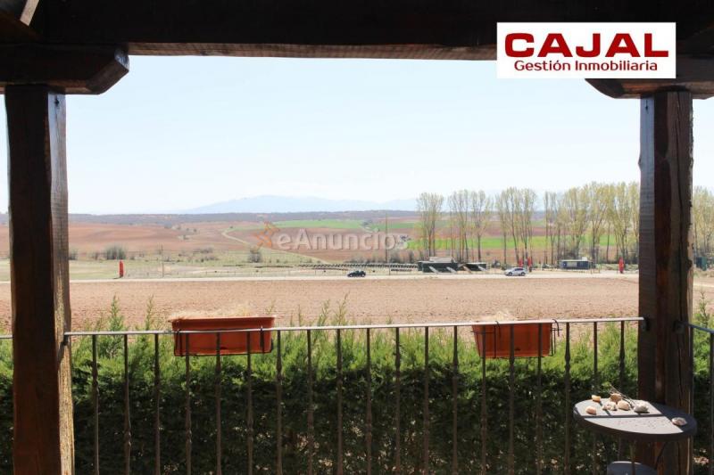 Adosado en venta en  Grajera