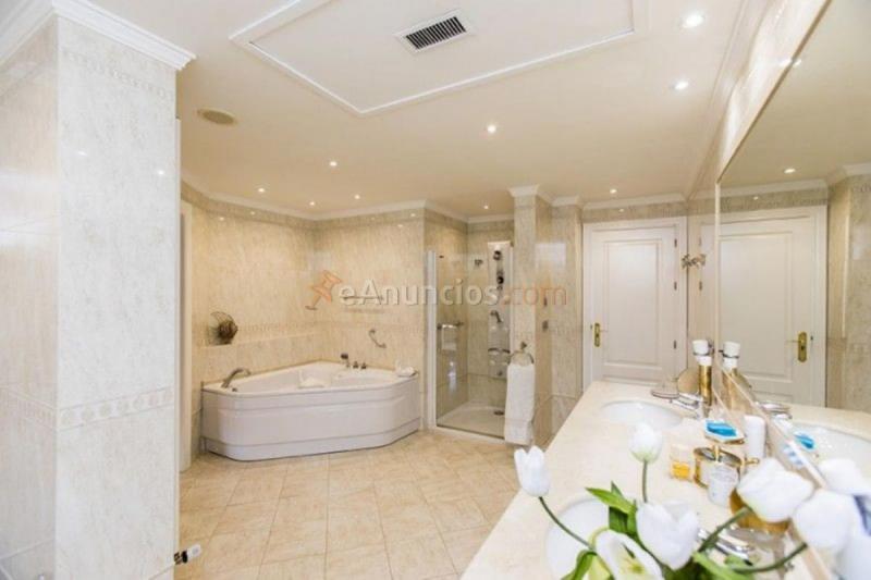 Adosado en venta en  HACIENDA PLAYA ELVIRIA, Elviria-Cabopino, Marbella