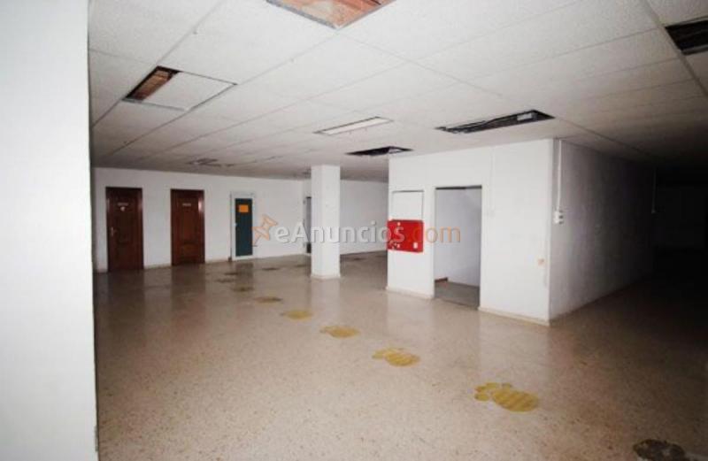 Edificio en venta en  SALVADOR DALI, POL. INDUSTRIAL LA PAÑOLETA, Capuchinos, Vélez-Malaga