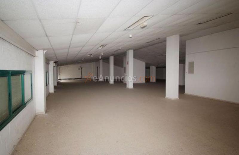 Edificio en venta en  SALVADOR DALI, POL. INDUSTRIAL LA PAÑOLETA, Capuchinos, Vélez-Malaga