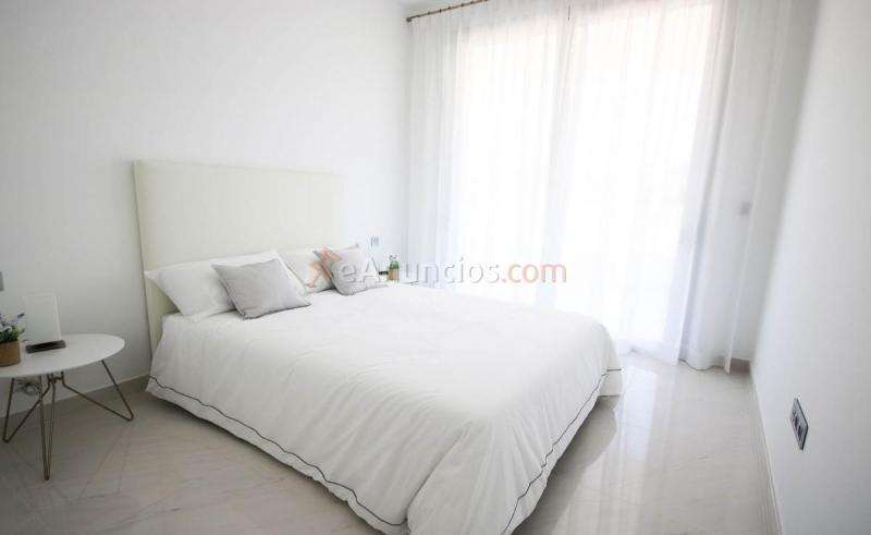 Apartamento en venta en Avenida de Bel-Air, Estepona, Benamara-Atalaya, Estepona